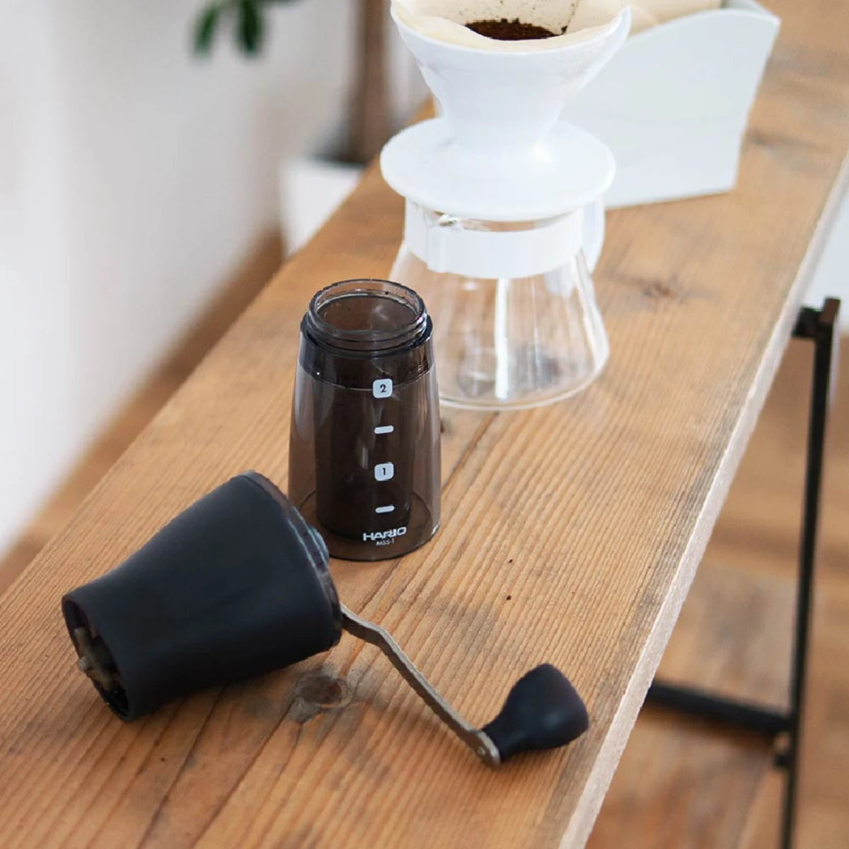 Hario Ceramic Coffee Mill Mini - Slim Plus - Handmolen